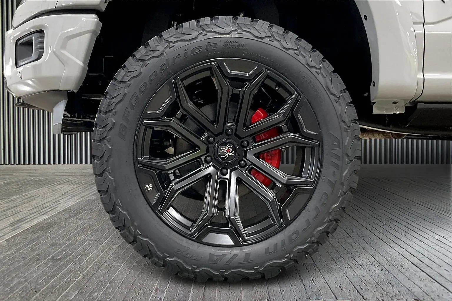Vehicle Image 6