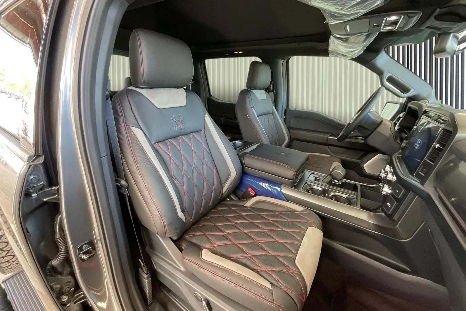 Vehicle Image 8