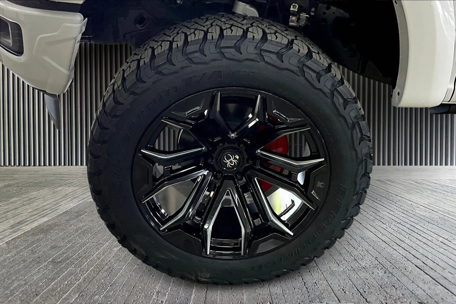 Vehicle Image 6