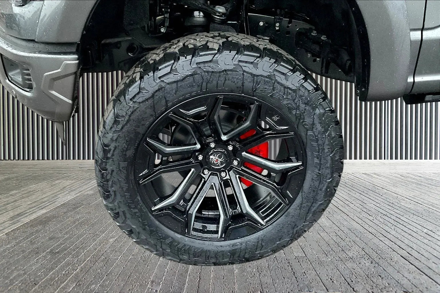 Vehicle Image 6