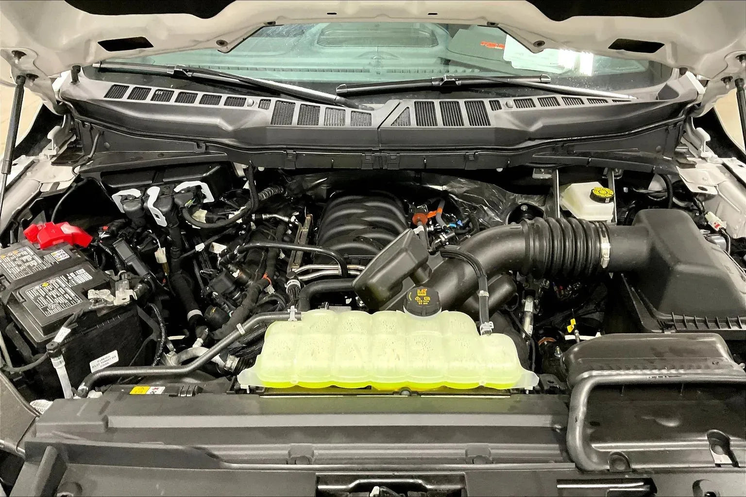Vehicle Image 9