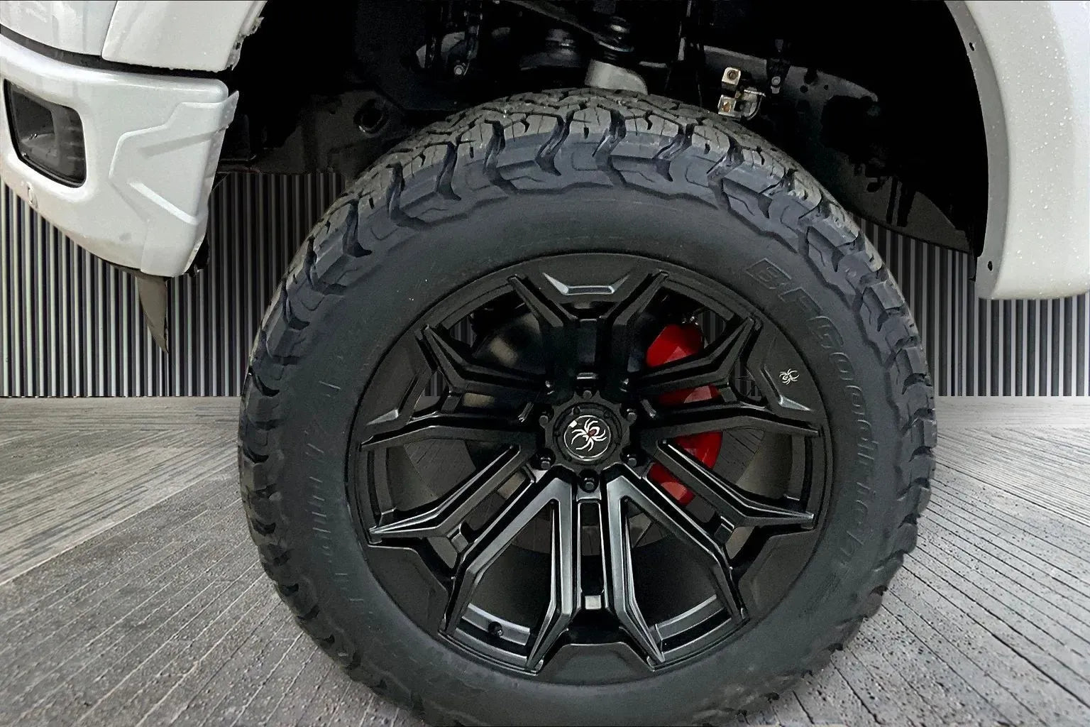 Vehicle Image 6