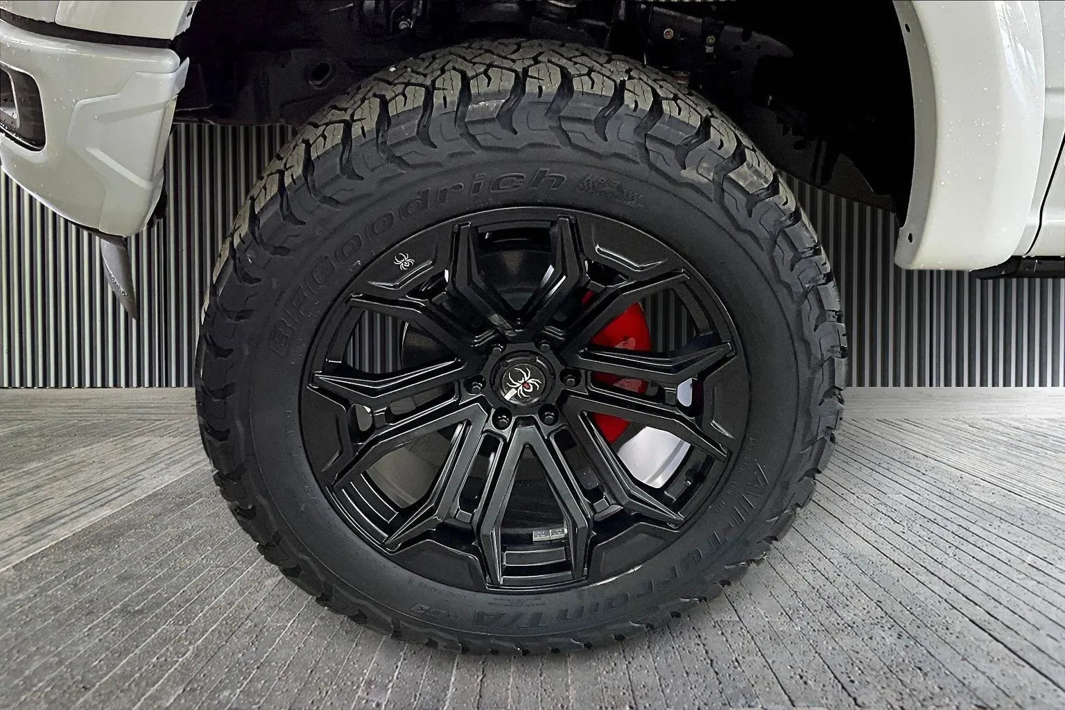 Vehicle Image 6