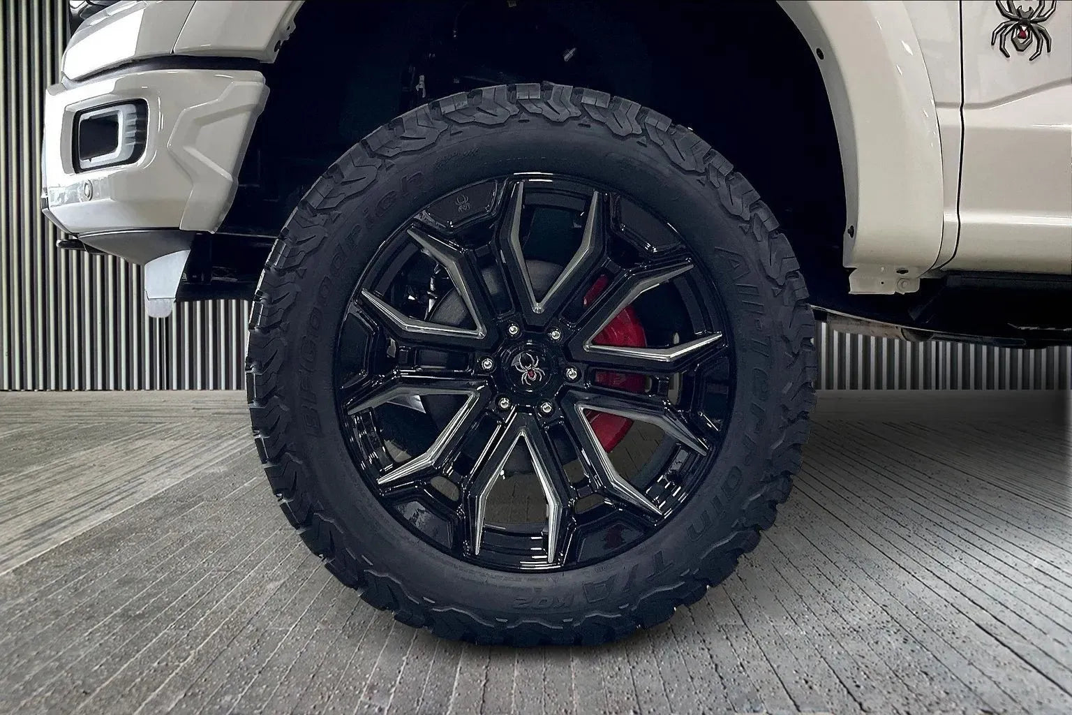 Vehicle Image 6