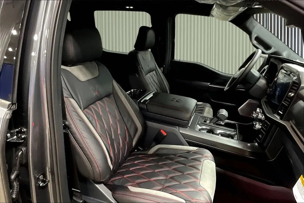 Vehicle Image 8