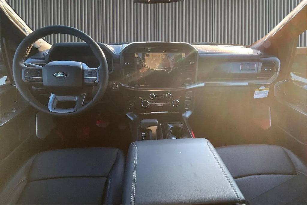 Vehicle Image 9