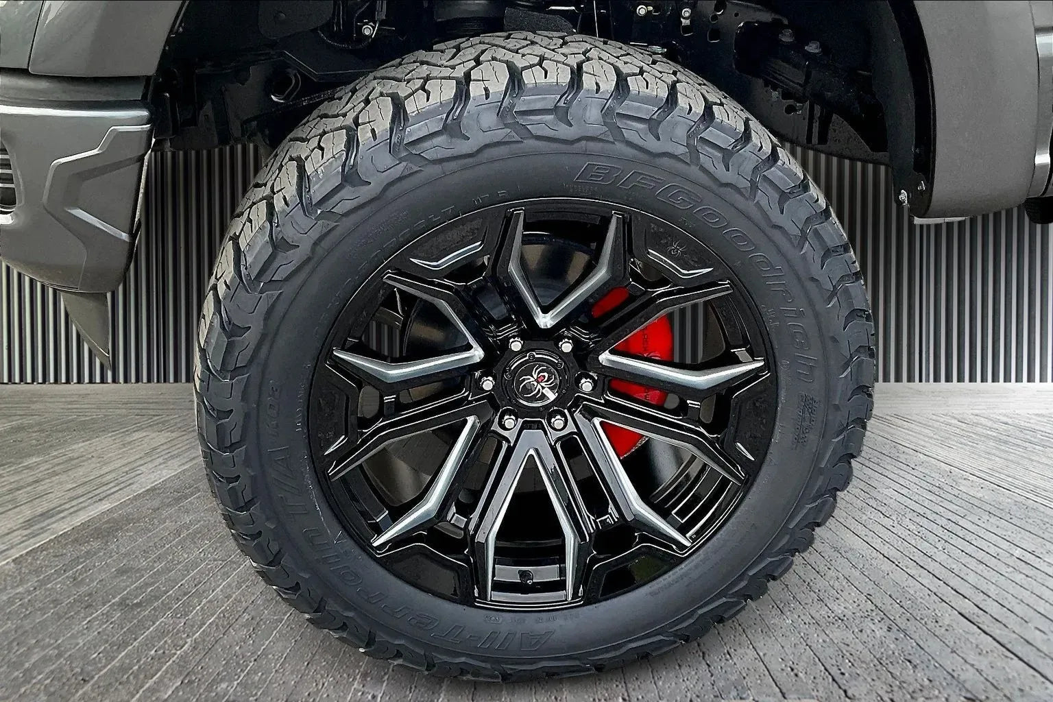 Vehicle Image 6