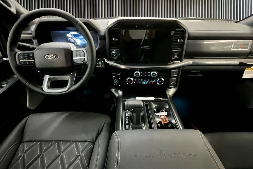 Vehicle Image 9