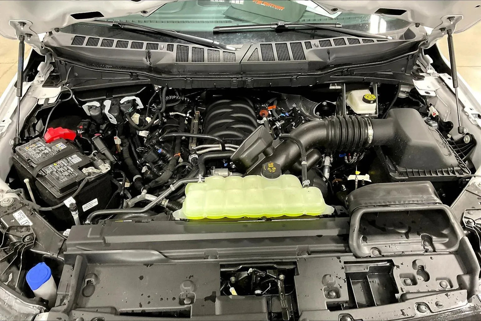 Vehicle Image 9