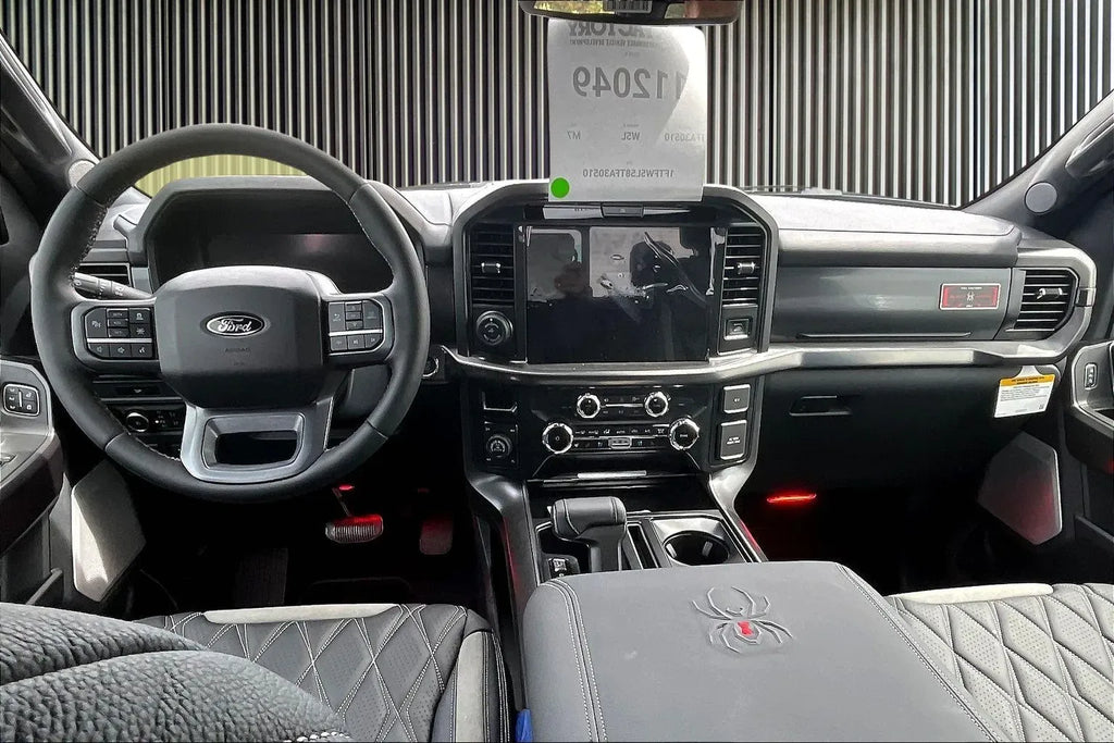Vehicle Image 9