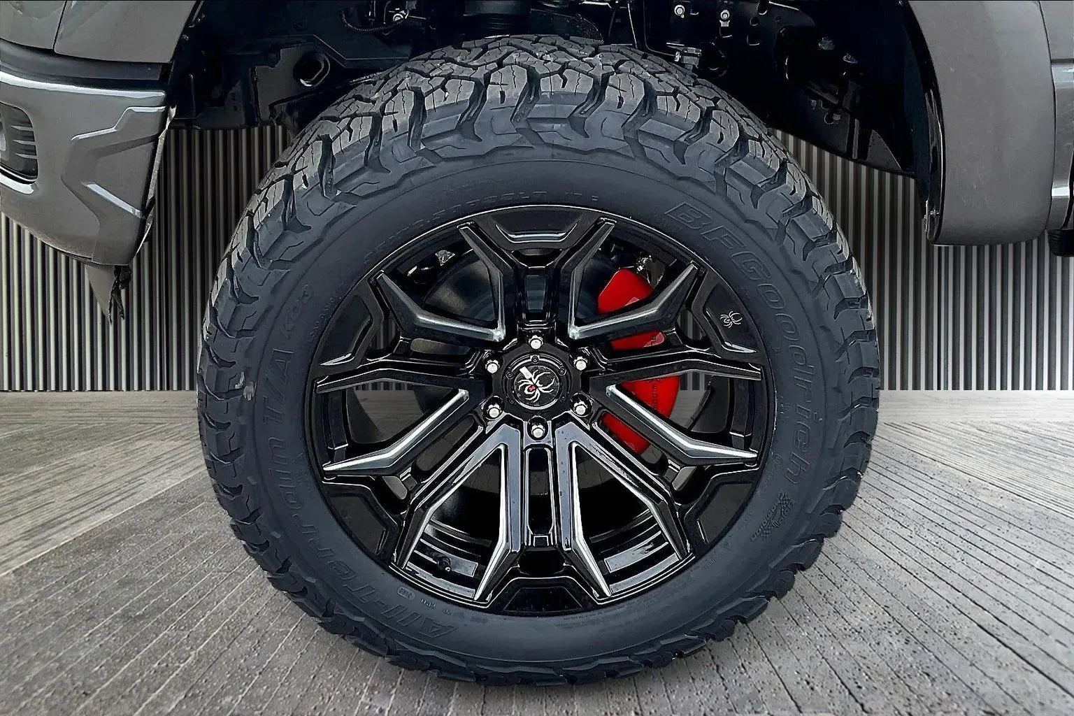 Vehicle Image 6