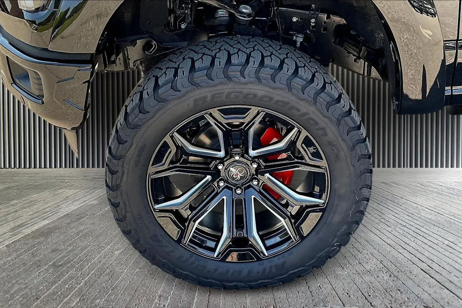 Vehicle Image 6