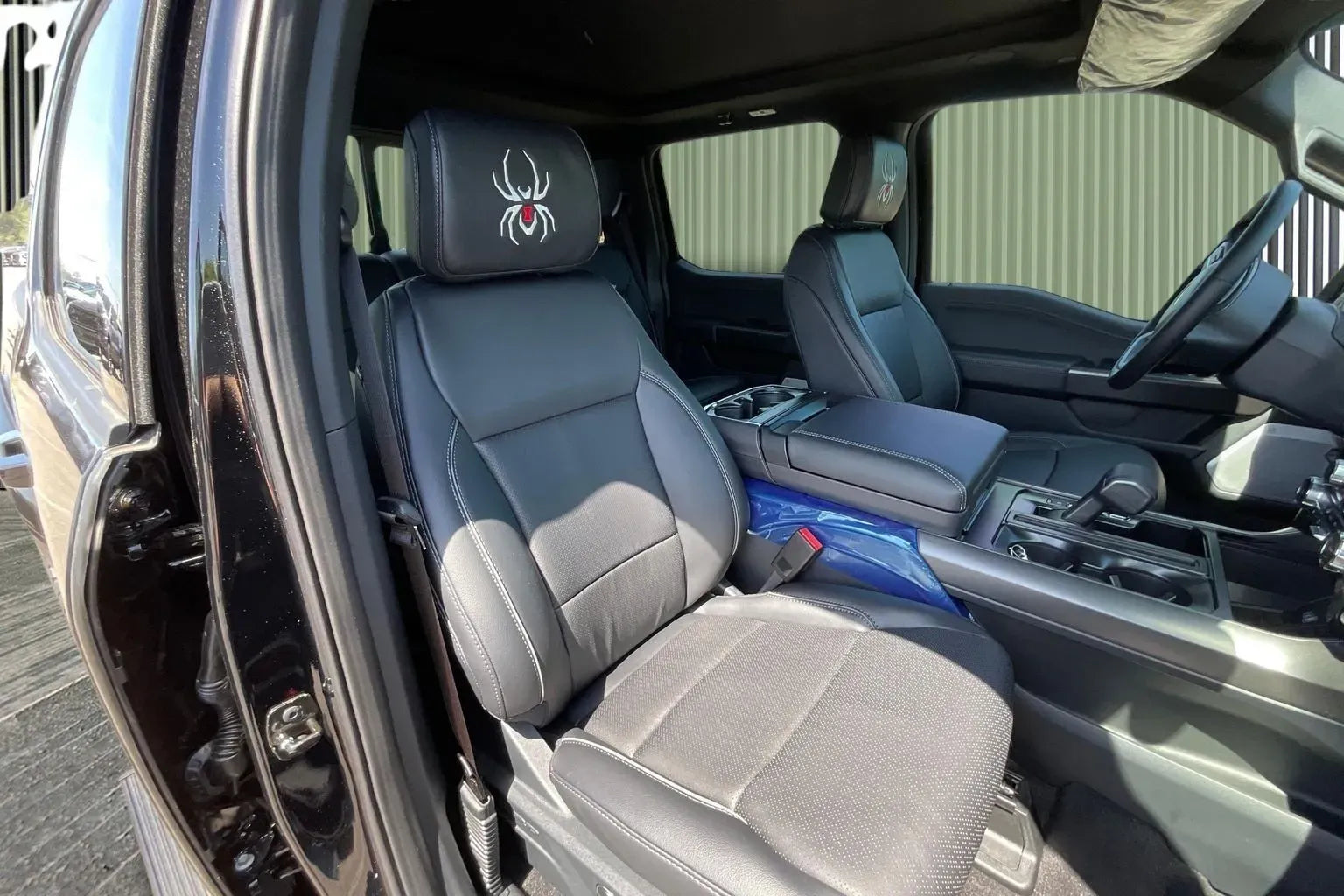 Vehicle Image 8