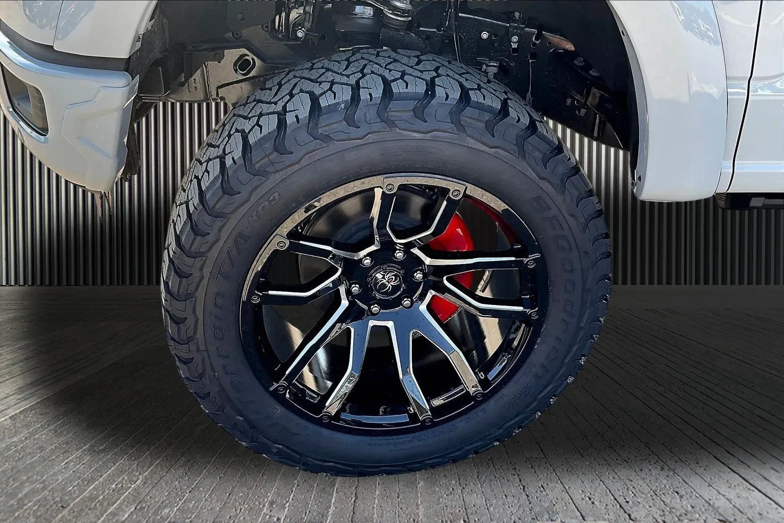Vehicle Image 6