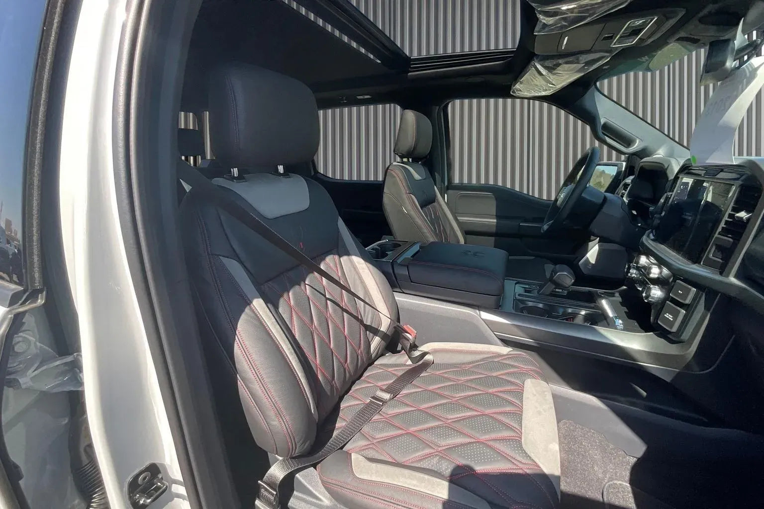 Vehicle Image 8