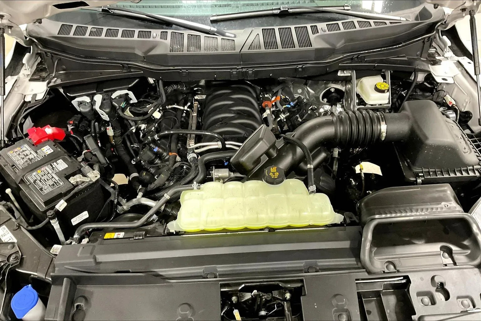Vehicle Image 9
