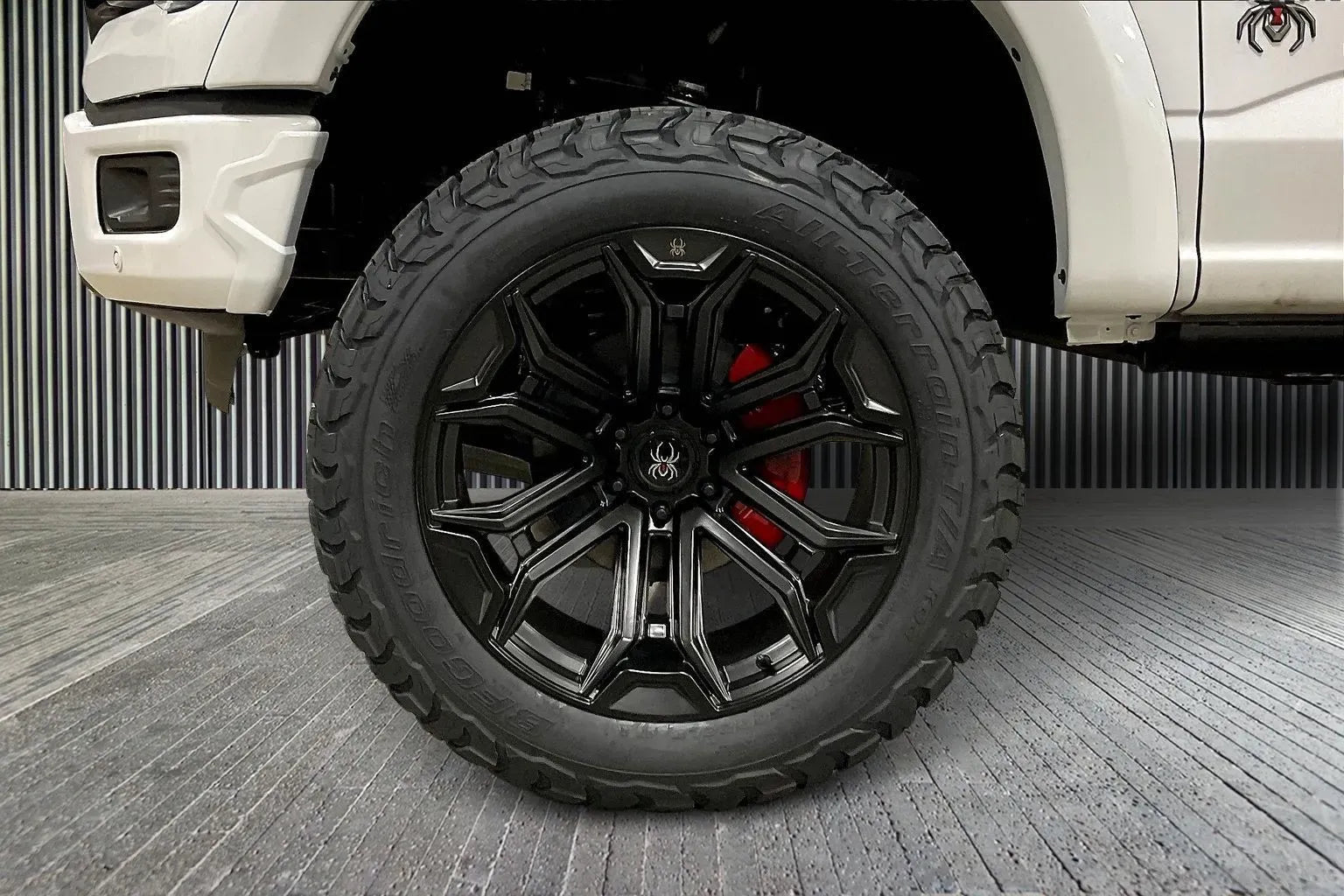 Vehicle Image 6