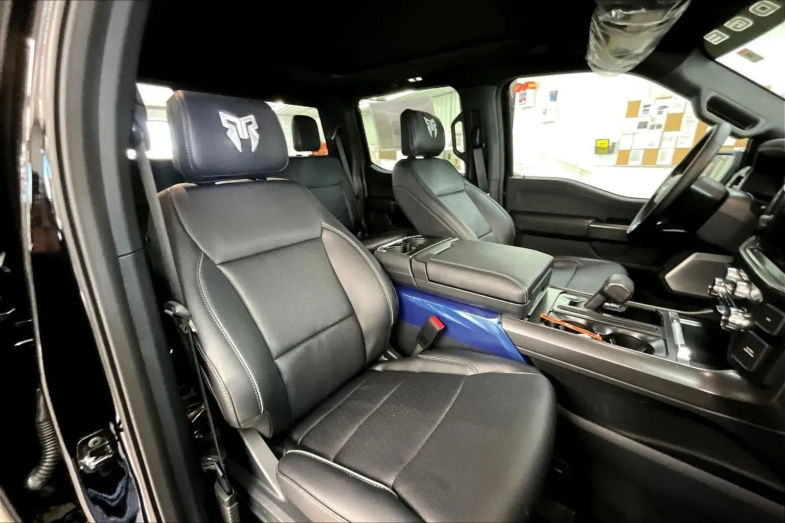 Vehicle Image 8