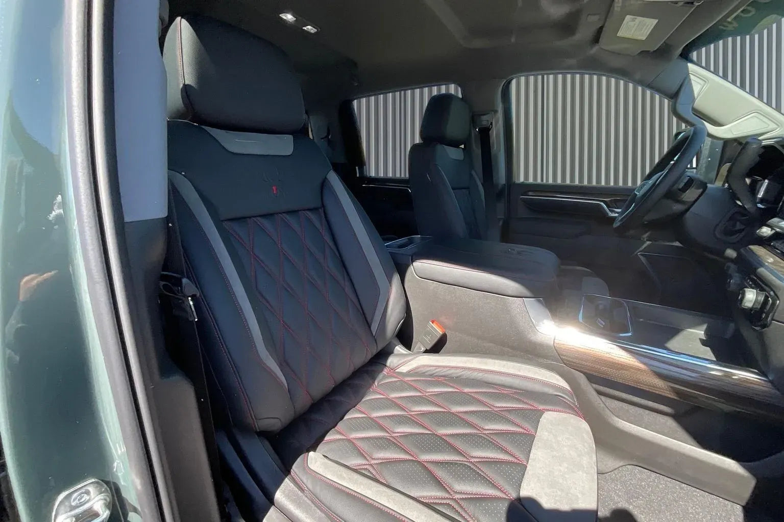 Vehicle Image 8