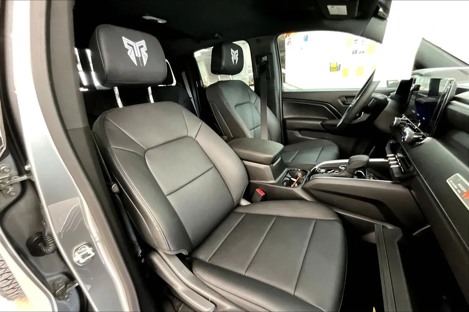 Vehicle Image 8