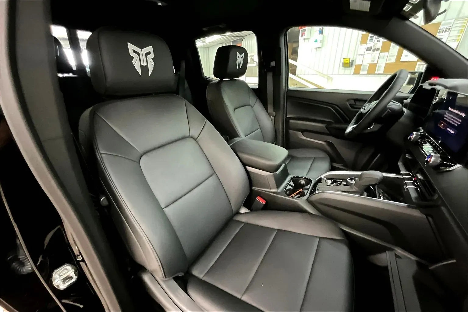 Vehicle Image 8