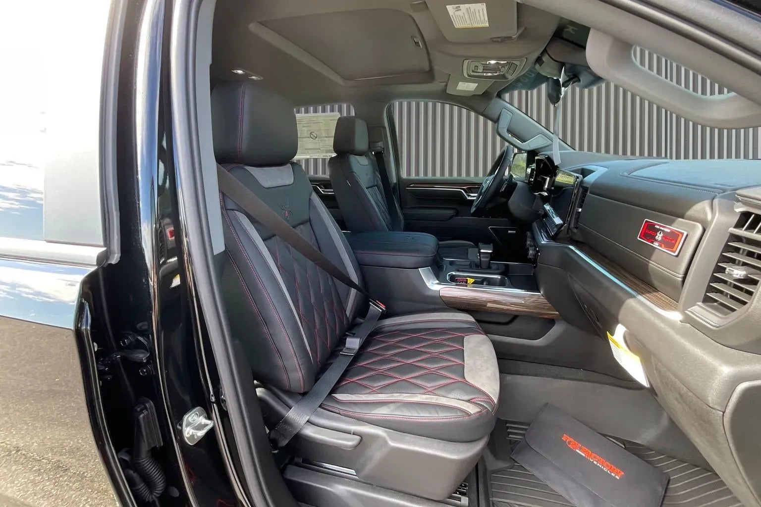 Vehicle Image 8