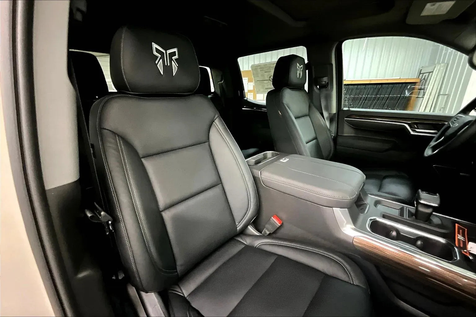 Vehicle Image 8