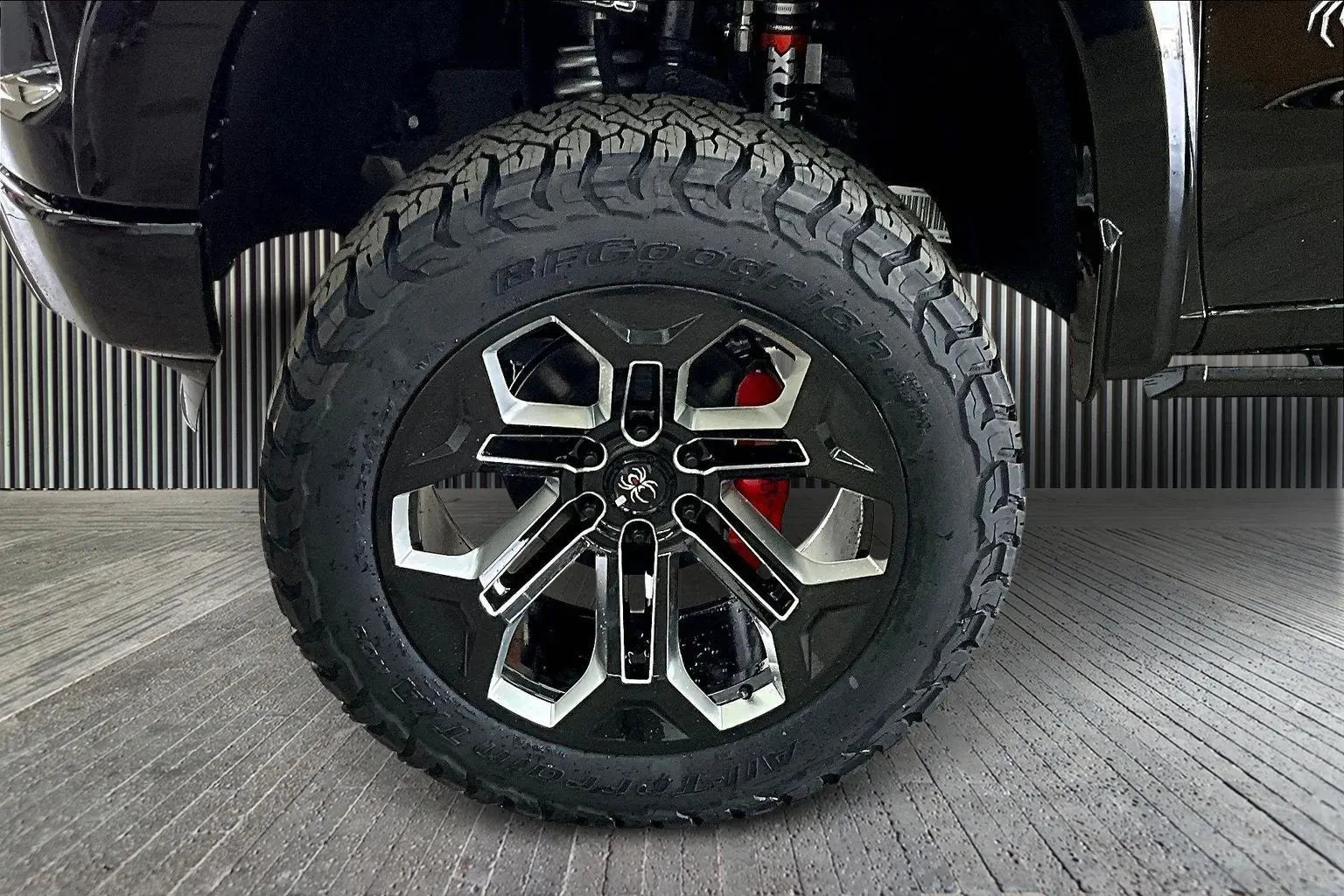 Vehicle Image 6