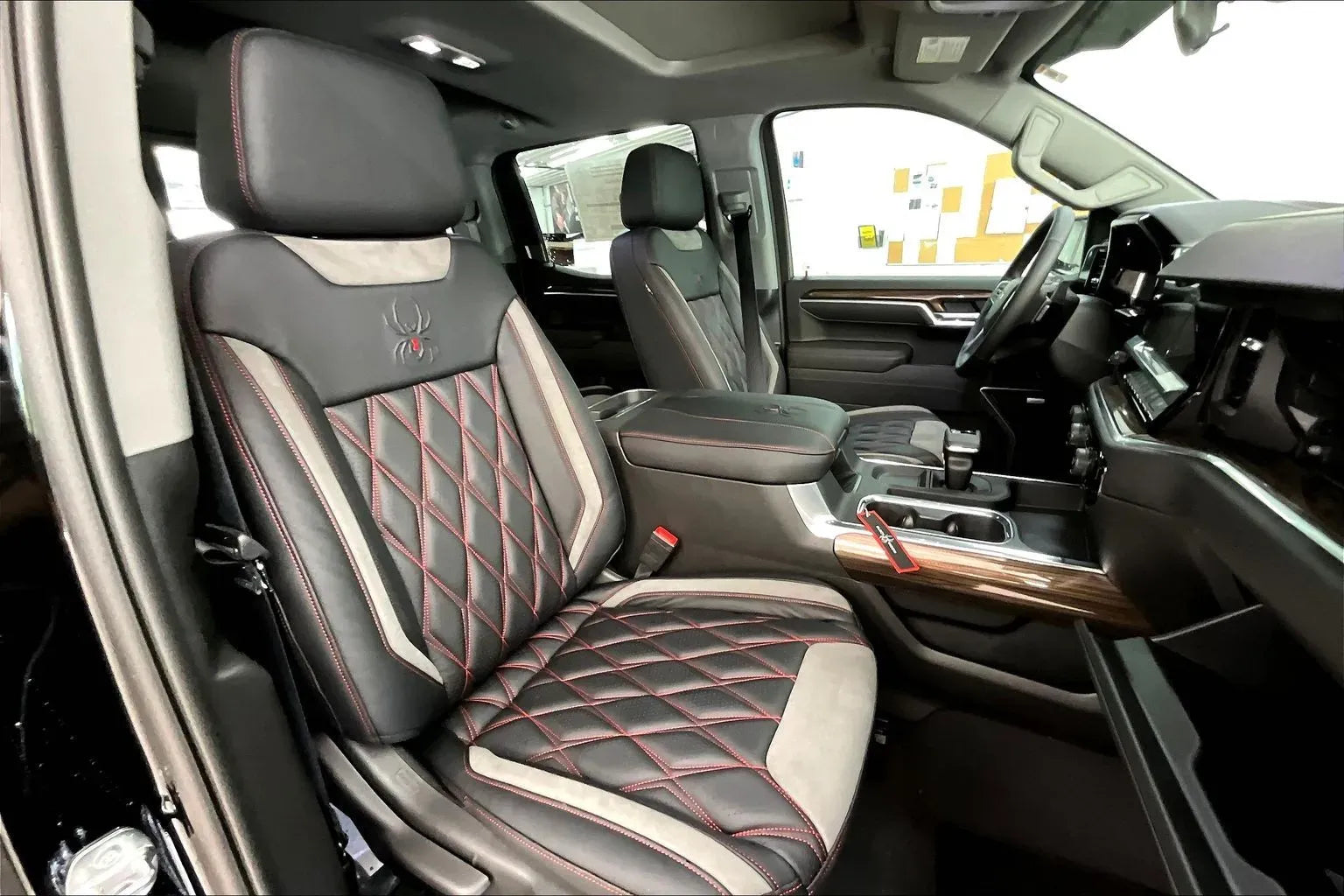Vehicle Image 8