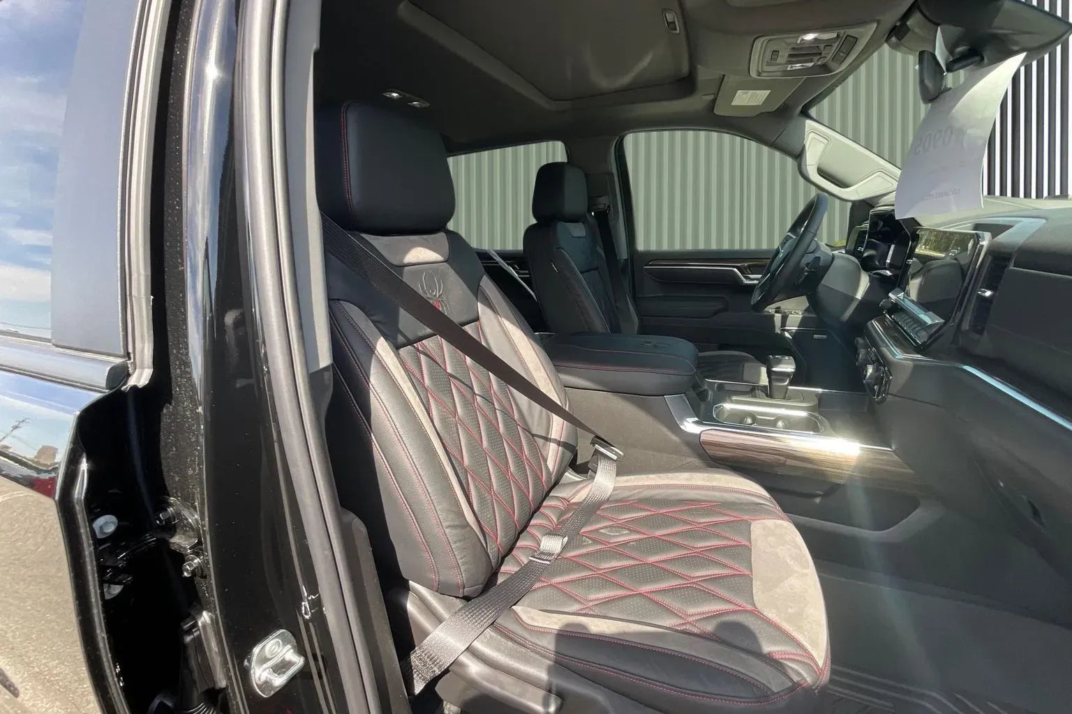 Vehicle Image 8