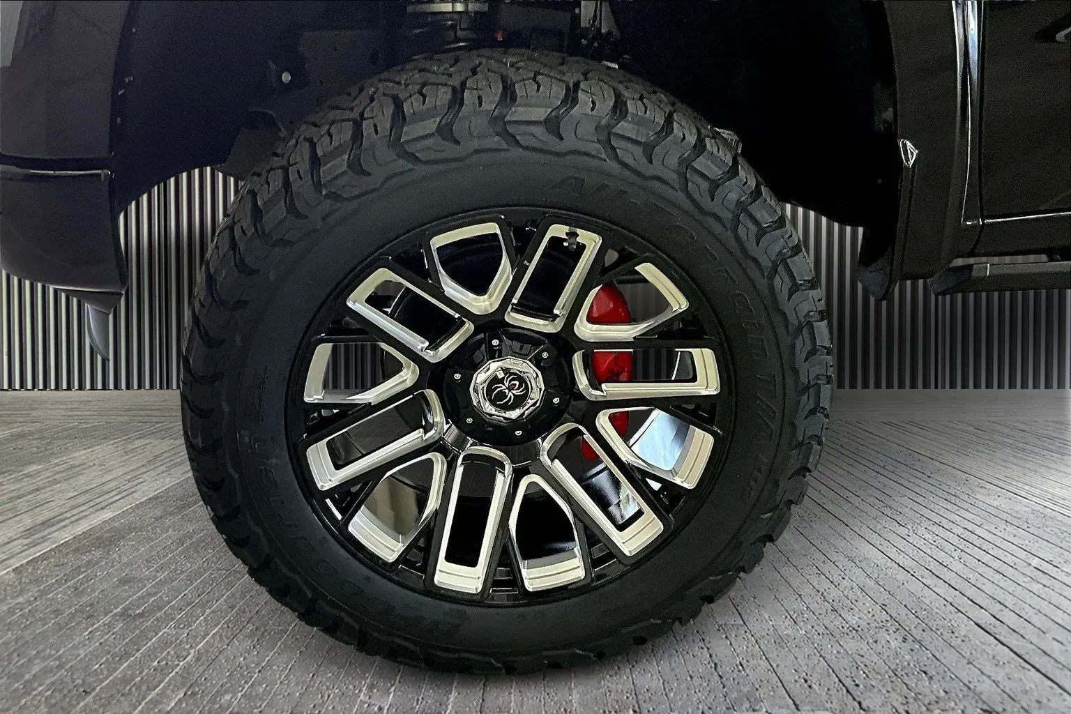 Vehicle Image 6