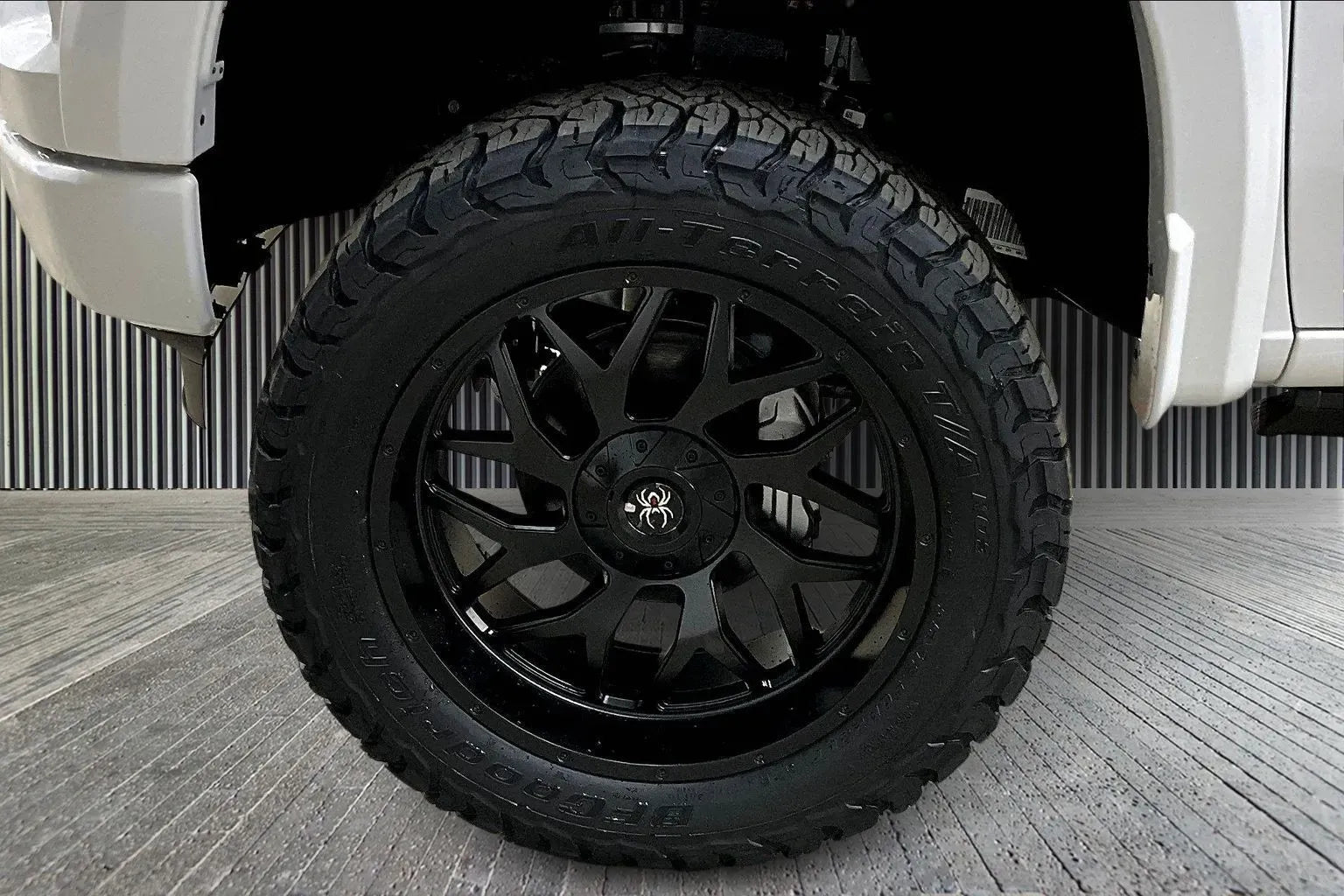 Vehicle Image 6