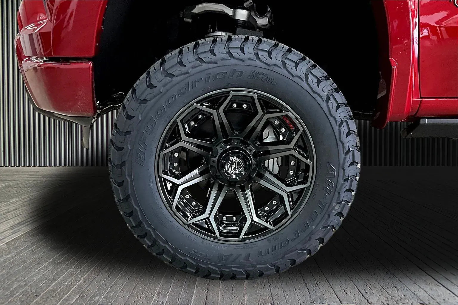 Vehicle Image 6