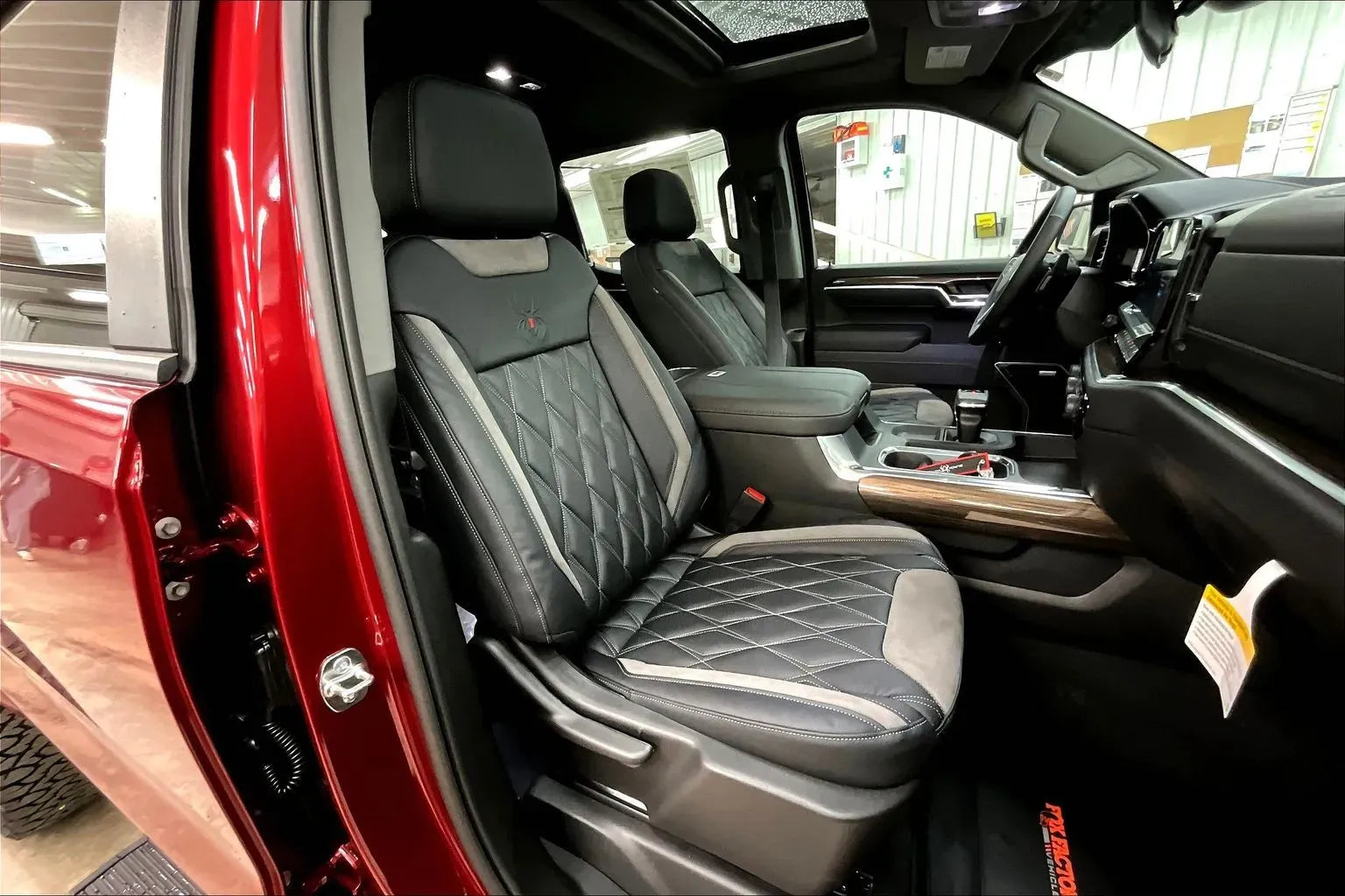 Vehicle Image 8