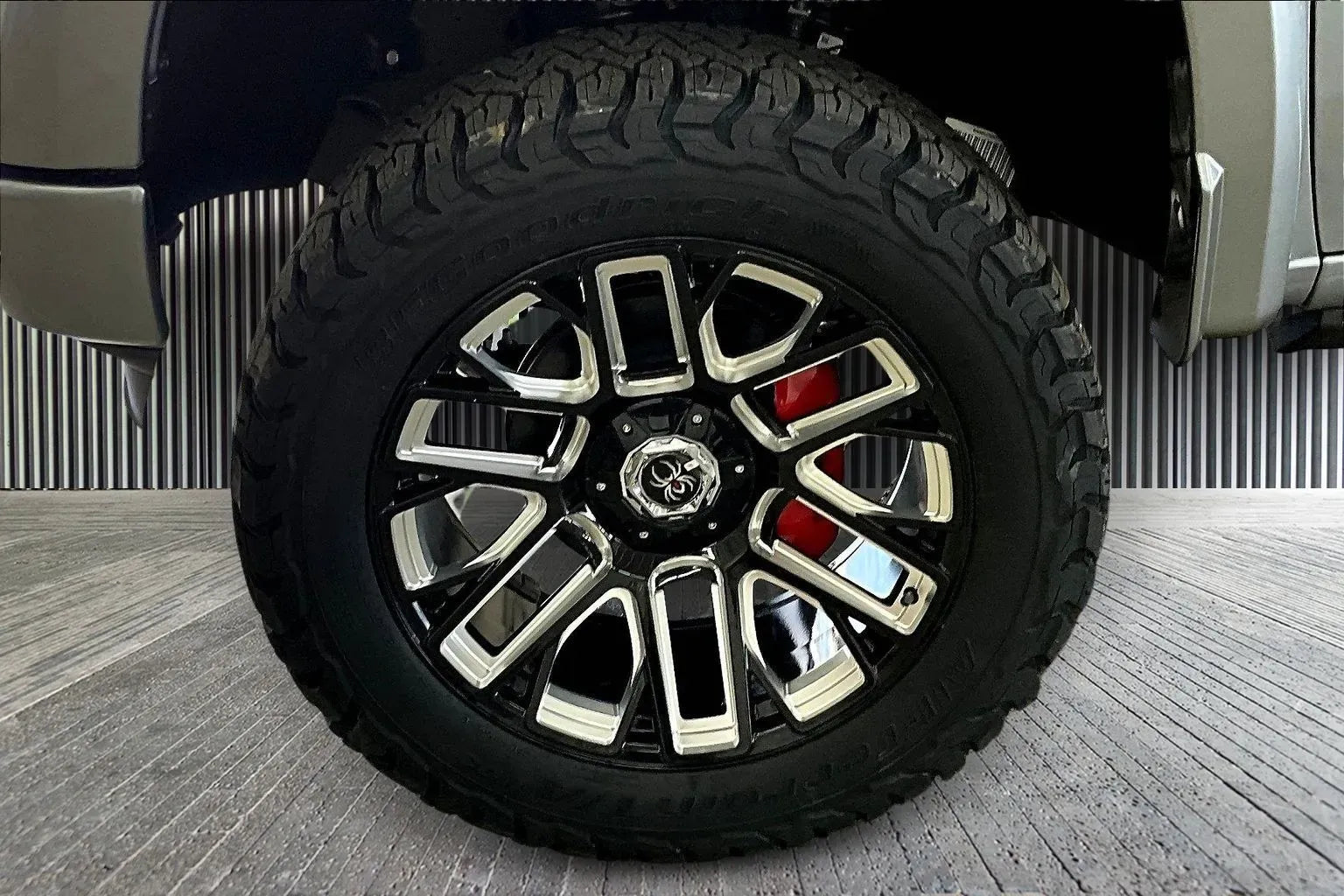 Vehicle Image 6
