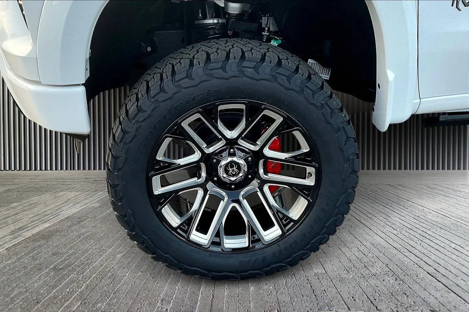 Vehicle Image 6