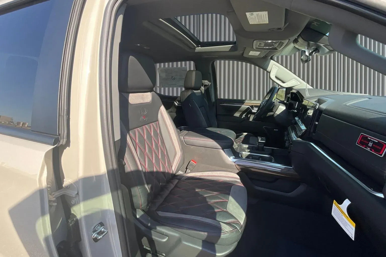Vehicle Image 8