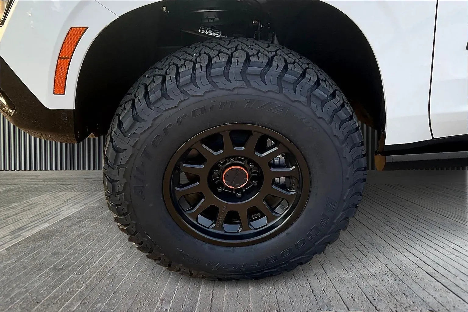 Vehicle Image 6