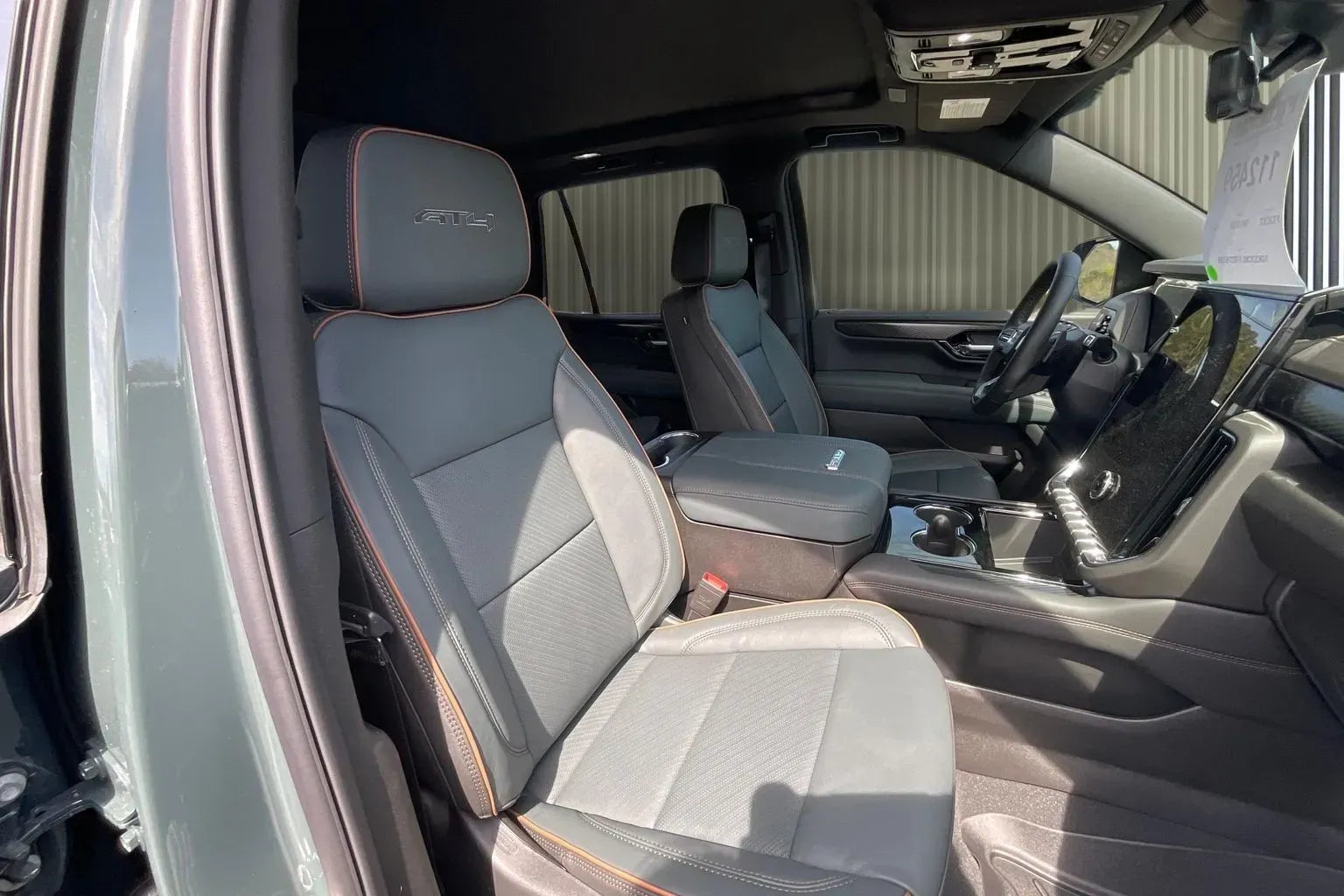 Vehicle Image 8