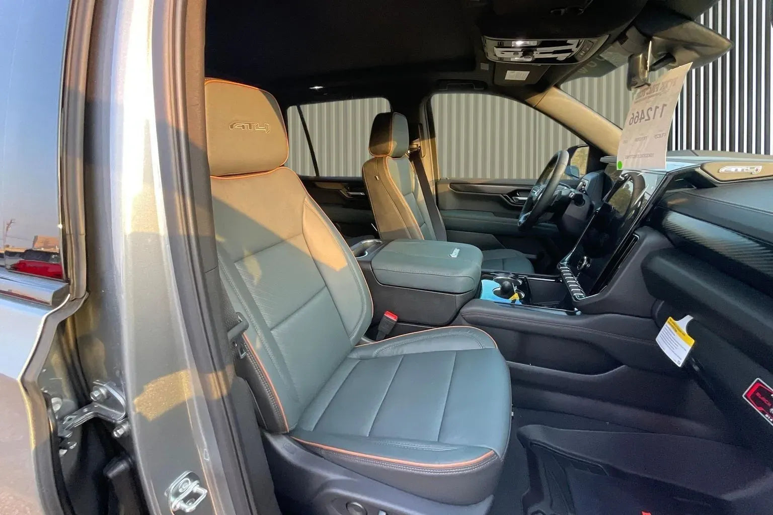 Vehicle Image 8