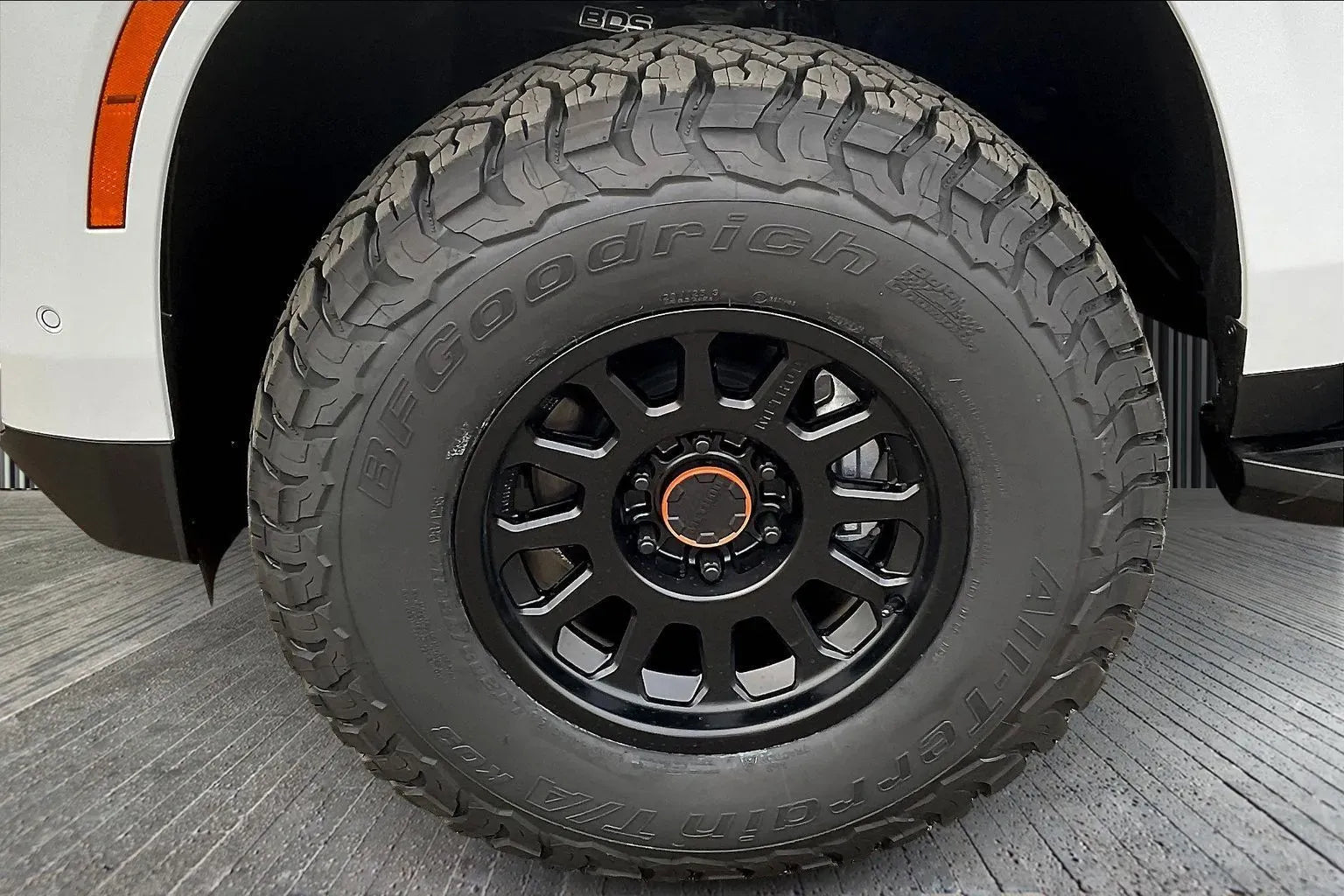 Vehicle Image 6