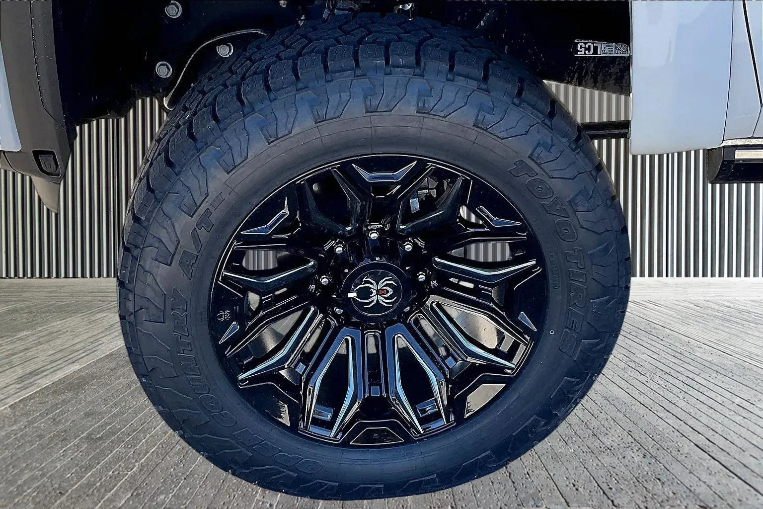 Vehicle Image 6
