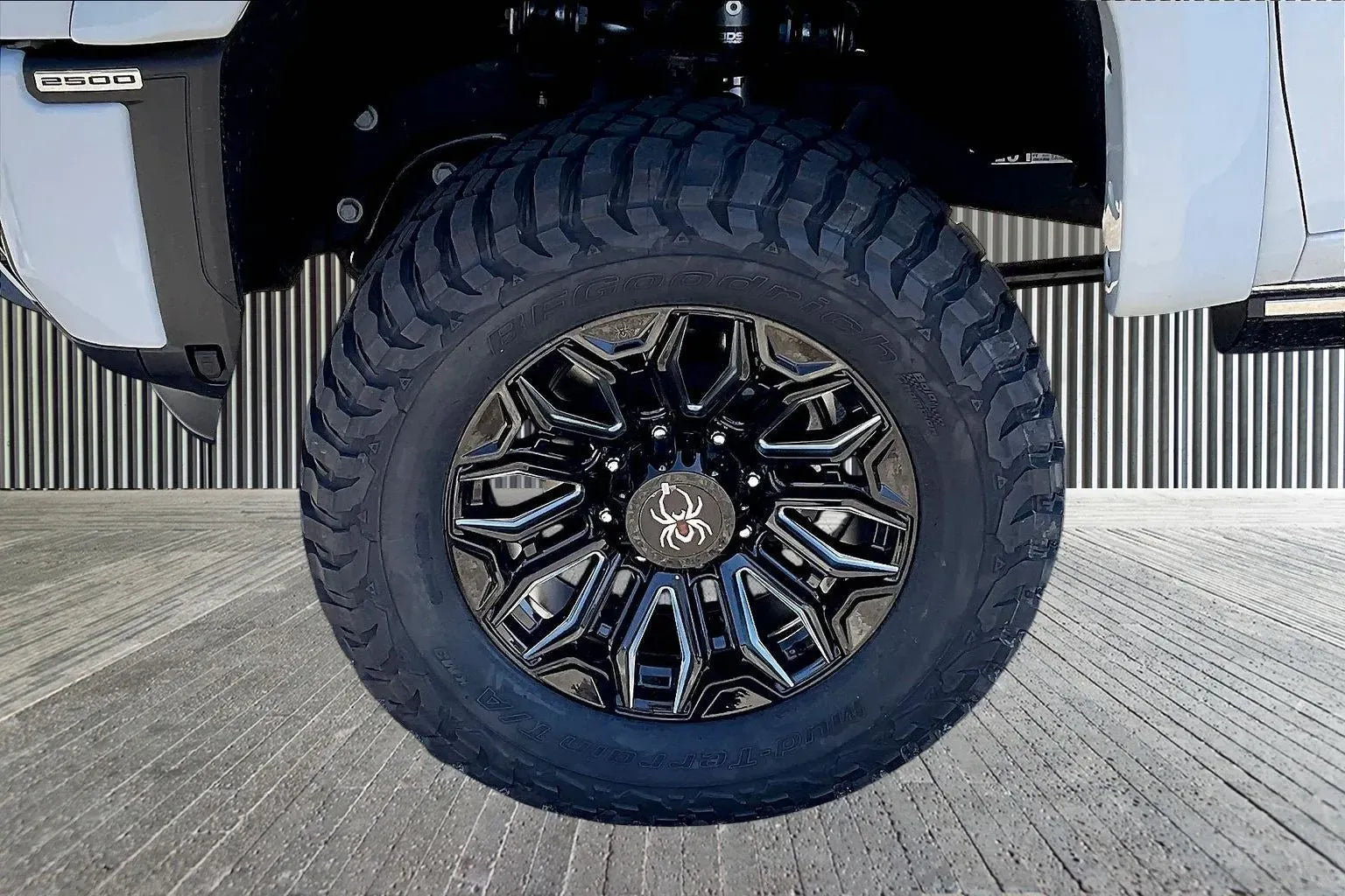 Vehicle Image 6