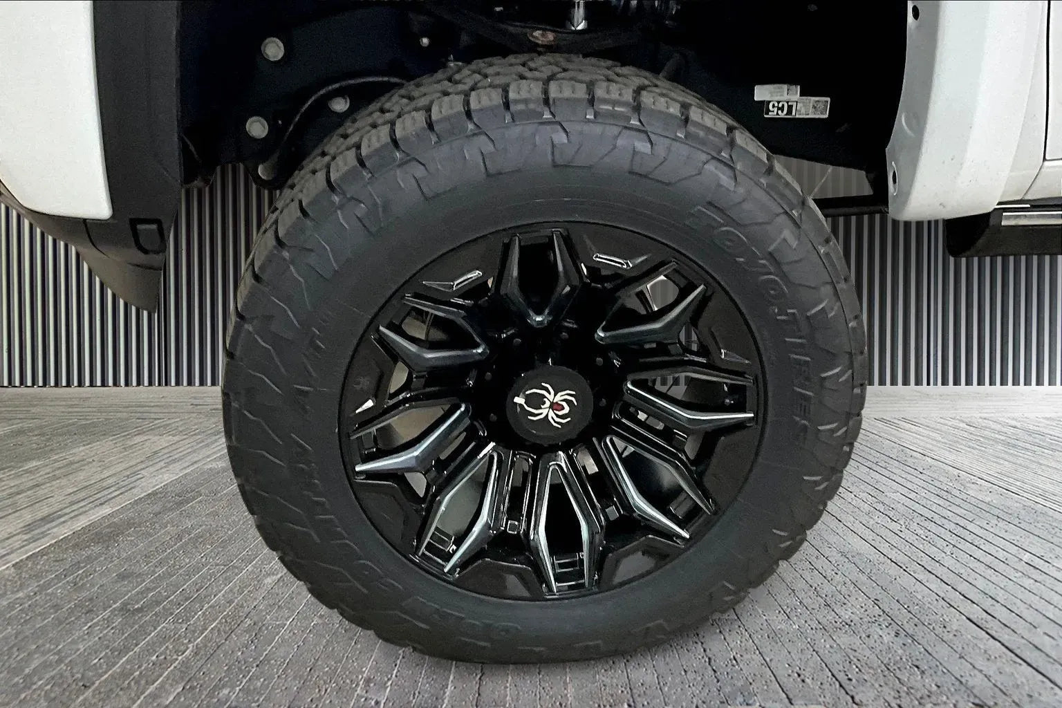 Vehicle Image 6