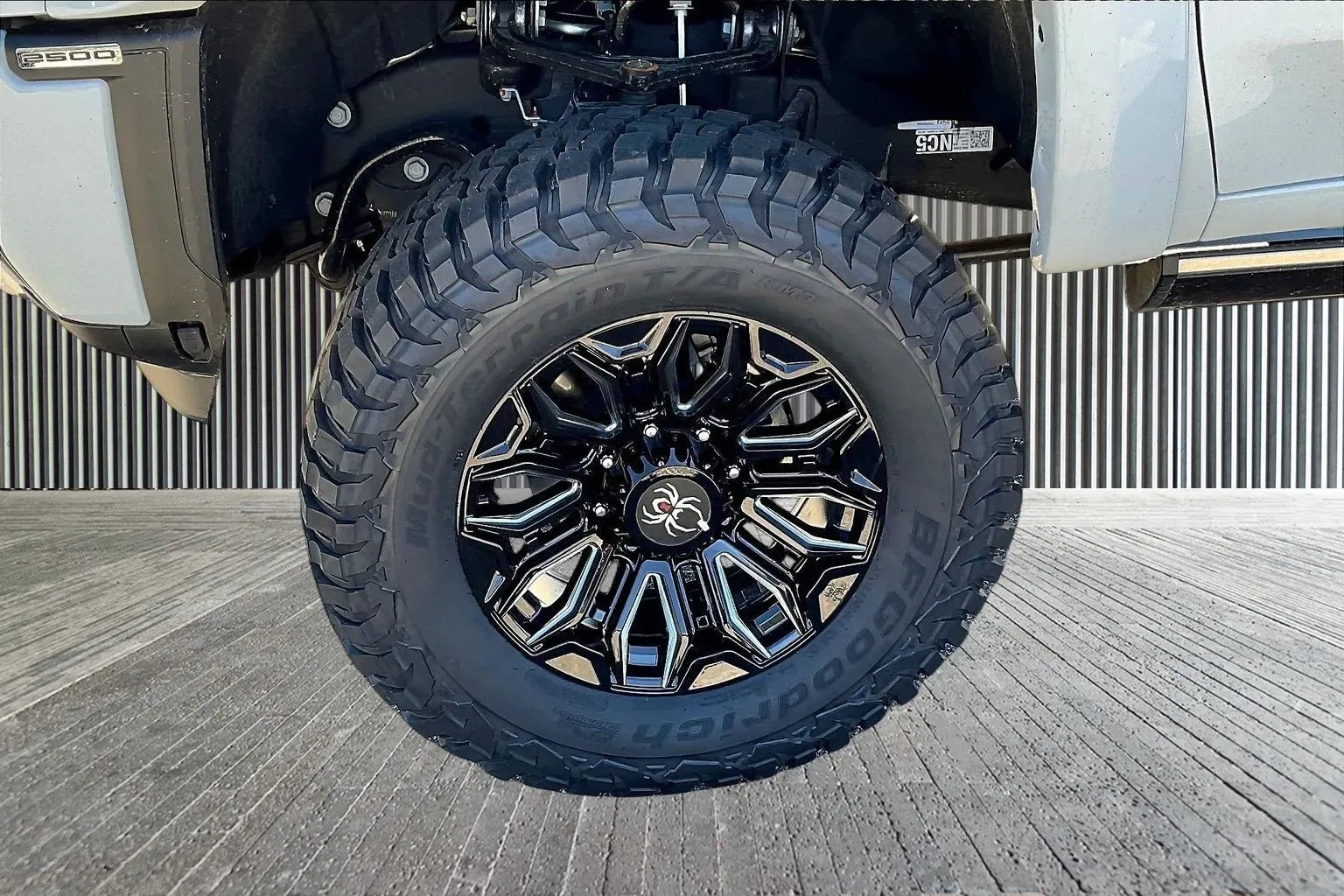 Vehicle Image 6