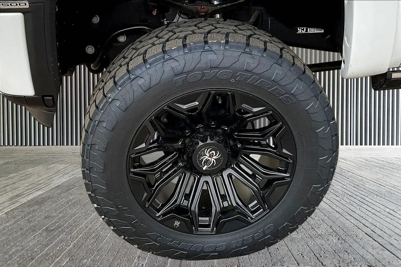 Vehicle Image 6