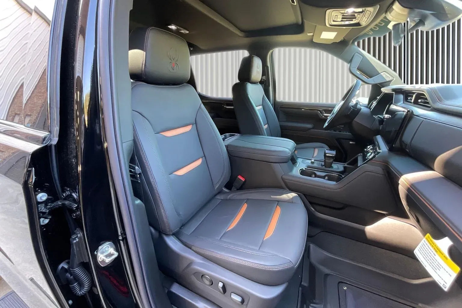 Vehicle Image 8