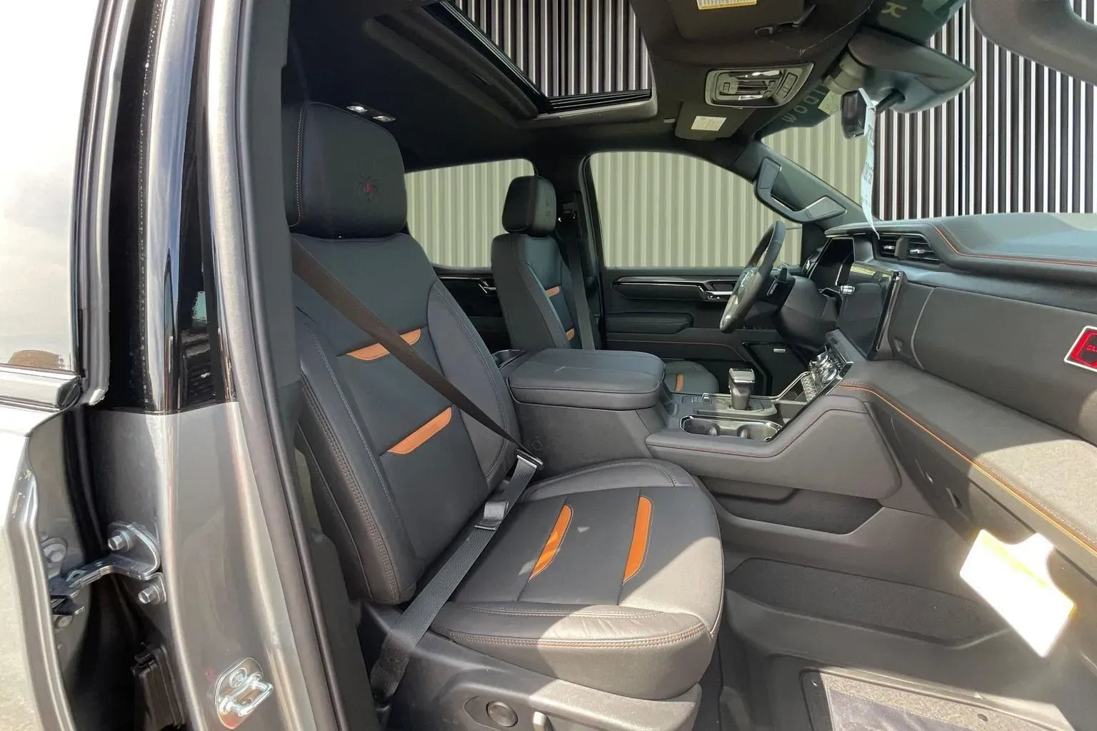 Vehicle Image 8