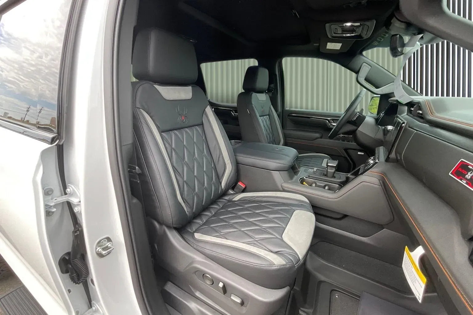 Vehicle Image 8