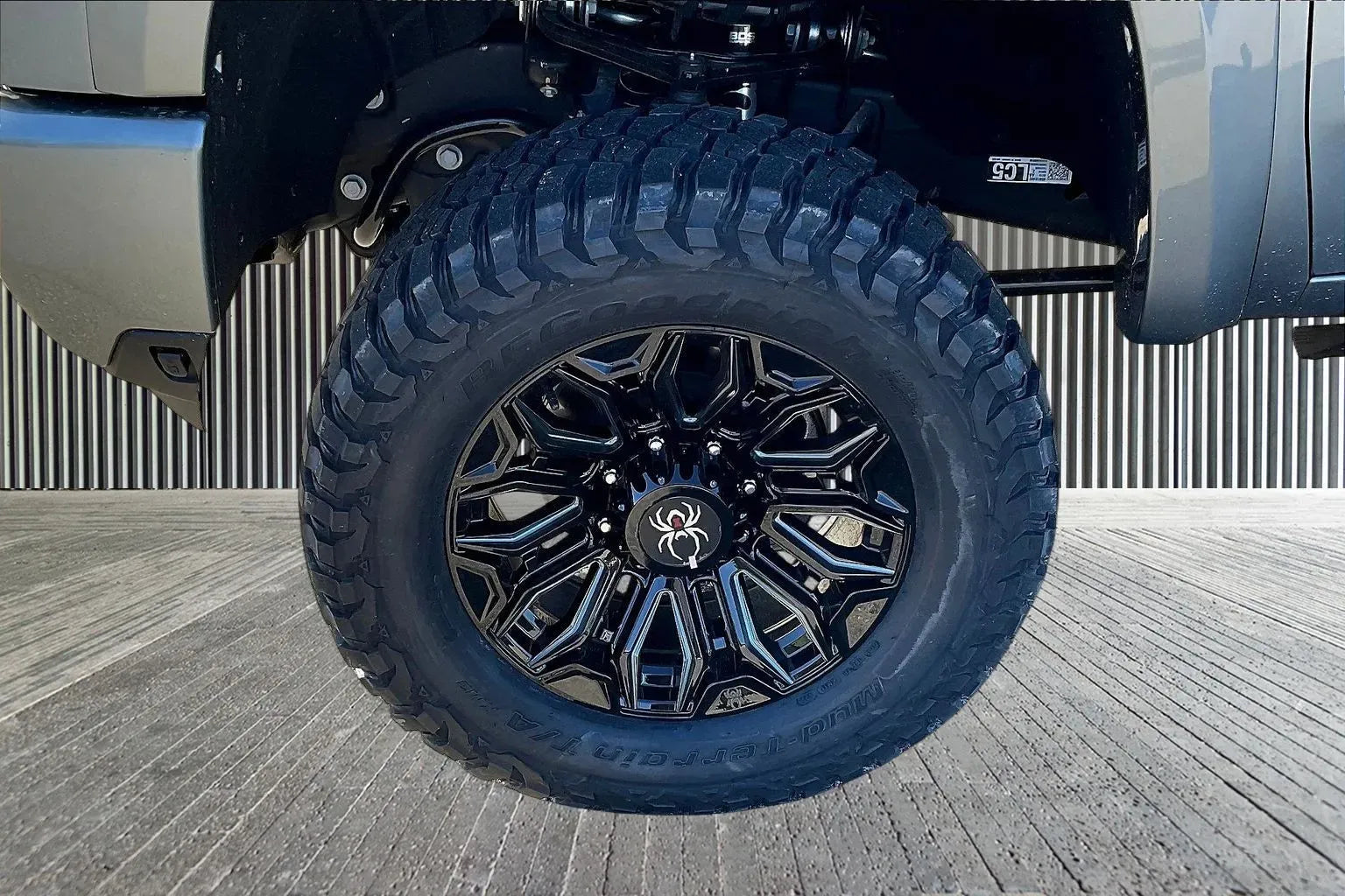 Vehicle Image 6